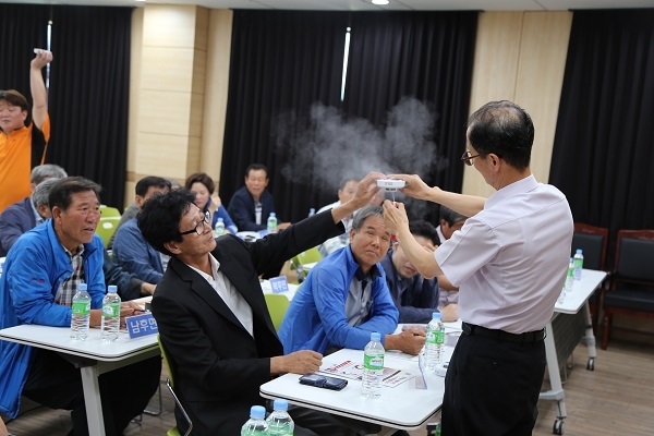단독경보형 감지기 작동방법 설명  사진=안동소방서