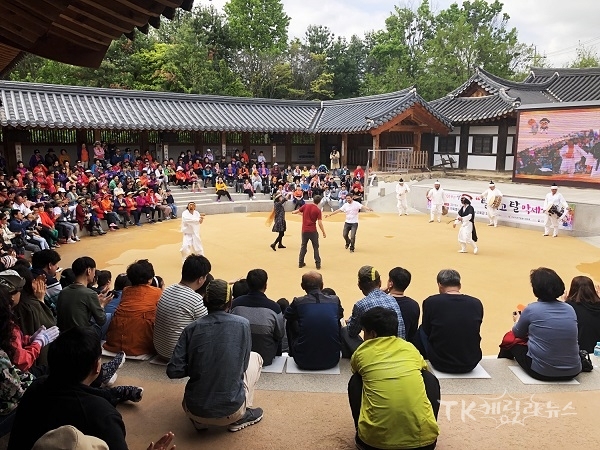 하회별신굿탈놀이 상설공연. 사진=안동시