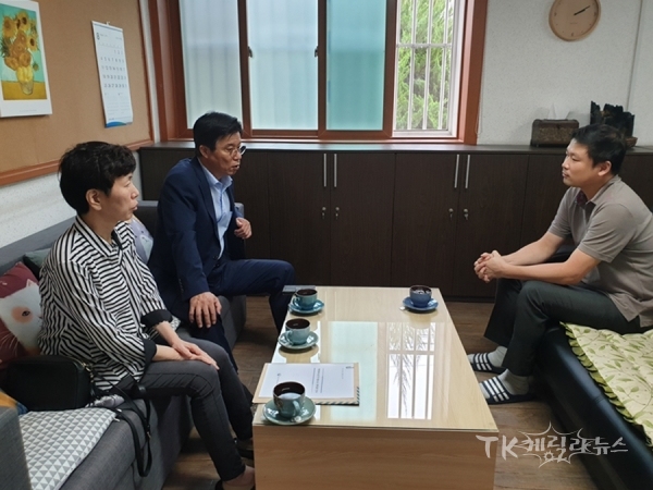 아동복지시설을 방문하여 병역감면 제도에 대해 안내하고 있다.  사진=대구경북병무청