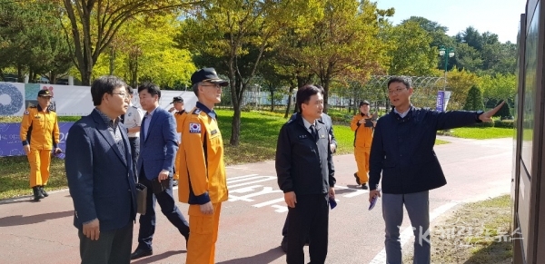 경북소방본부가 경주 엑스포 행사장에서 안전점검을 실시하고 있다. 사진=경북소방본부
