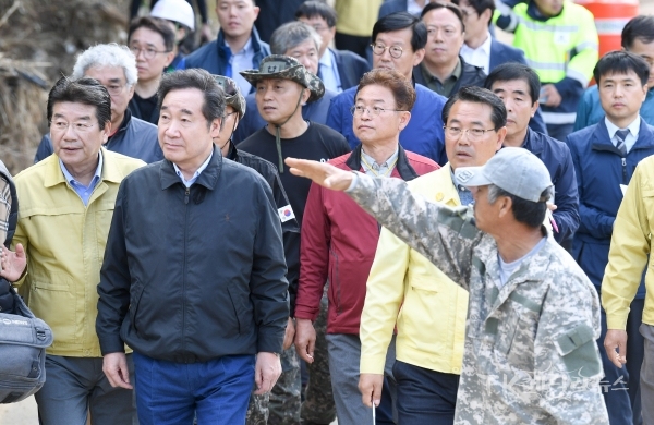 태풍 미탁 피해 복구 현장 점검(울진 기성면). 사진=경북도