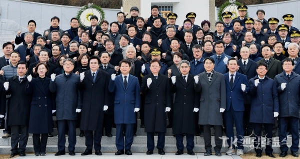 대구경북 합동 충혼탑 참배. 사진=경북도