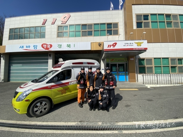 옥동119안전센터 소속 구급대원들(맨위 왼쪽부터 서륜구, 이욱진, 강진구, 김광민, 김수영, 김나윤) 사진=안동소방서