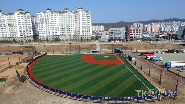안동시 용상동 야구장 전경