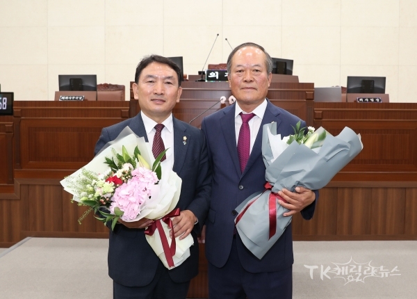 김호석(왼쪽)의장,김백현 부의장