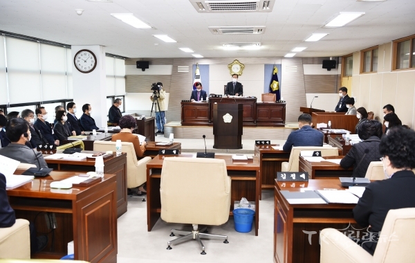 253회 정례회 개회. 사진=군위군의회