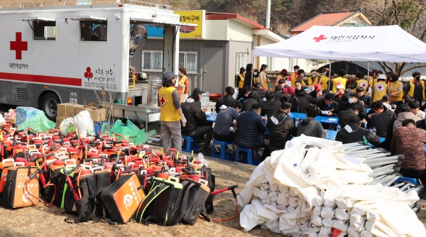 예천군 감천면 구호급식활동. 사진=대한적십자사 경북지사