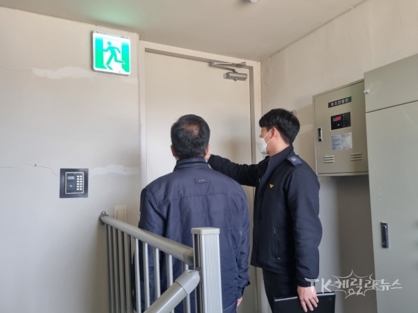 비상구 등 관리실태 점검. 사진=안동소방서
