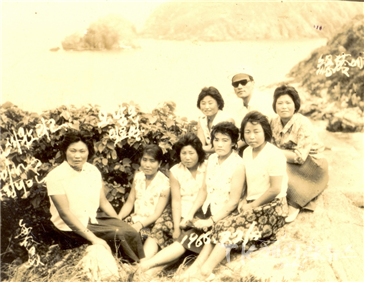 독도 물질을 나서며 찍은 단체사진. 사진=경북도