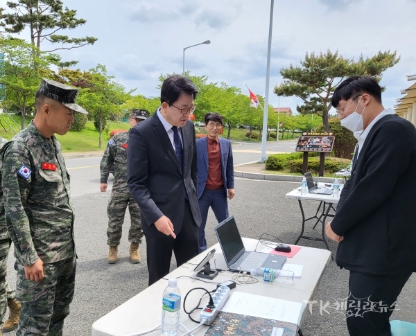 임종배 대구경북지방병무청장이 24일 해병대교육훈련단을 방문해 입영 현장을 참관하고 있다. 사진=대구경북지방병무청