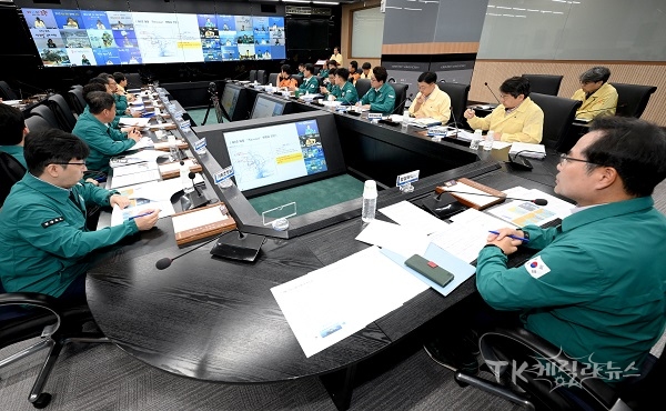 태풍 카눈 대비 관계기관 대책회의. 사진=경북도